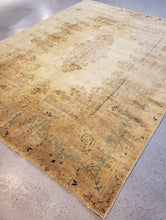 Load image into Gallery viewer, Light side or top view left side of a kirman hand-knotted rug  with medallion colors are very muted and lots of patina