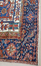 Load image into Gallery viewer, Persian Heriz Carpet, Antique Rugs and Carpets Circa 1930s